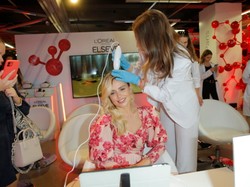 "Było nie farbować...?". Internauci komentują trudny czas na głowie Marty Żmudy-Trzebiatowskiej [FOTO]