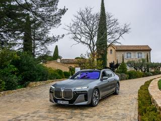 „Forbes” testuje BMW 7