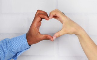 A może lepsze byłoby małżeństwo? Dyskusja o związkach partnerskich to już absurd