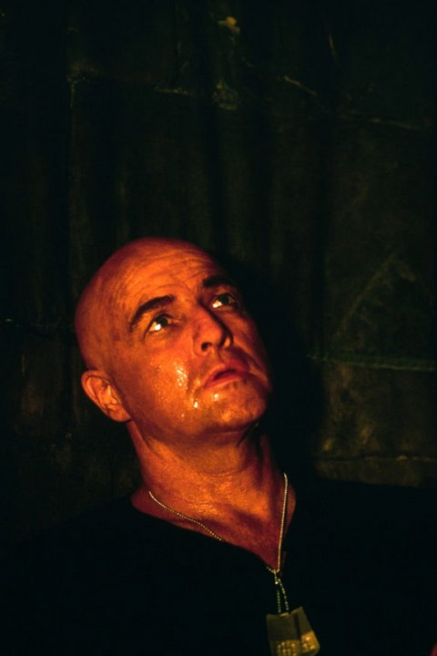 Marlon Brando jako Pułkownik Walter E. Kurtz w filmie "Czas Apokalipsy" (1979)