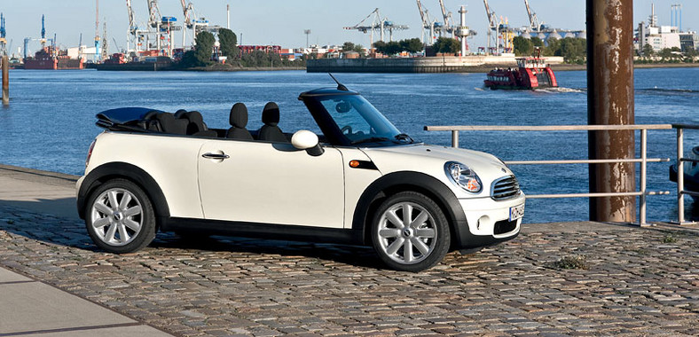 Detroit 2009: premiera światowa Mini Cabrio