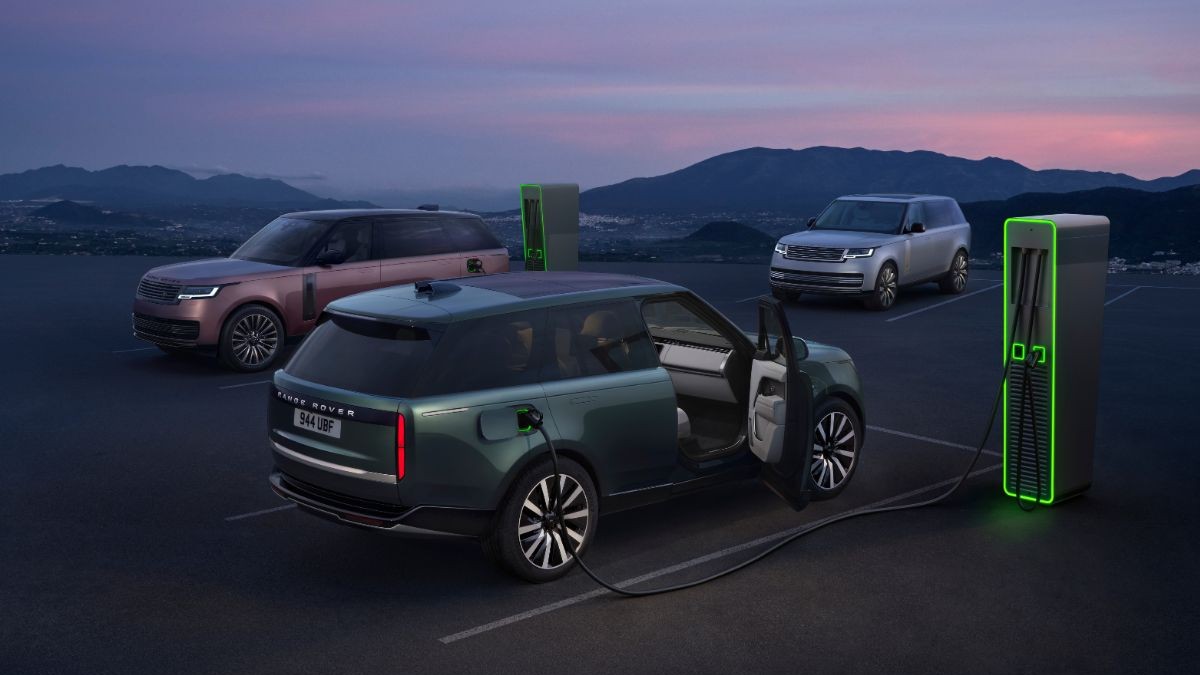 Primul Range Rover 100% electric are 550 CP, se încarcă de la 10% la 80% în 22 de minute și e un alpinist silențios
