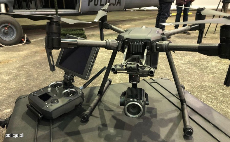 Policja kupiła helikoptery, drony i wozy opancerzone