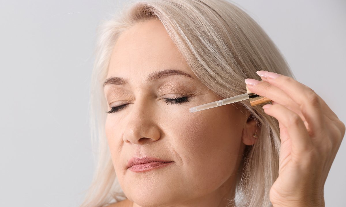 To serum aż pęka od antyoksydantów! Działa przeciwstarzeniowo i prasuje zmarszczki!