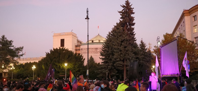 Sejm ma się zająć nowelizacją "Stop LGBT". Przed budynkiem demonstracja