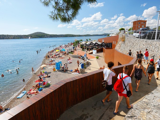 Svekrva i snaja se posvađale na plaži u Dalmaciji, jedno pitanje izazvalo haos, ljudi u čudu  (ilustracija)