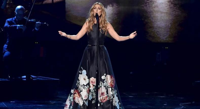 Celine Dion makes audience cry during moving performance for Paris victims at 2015 AMA