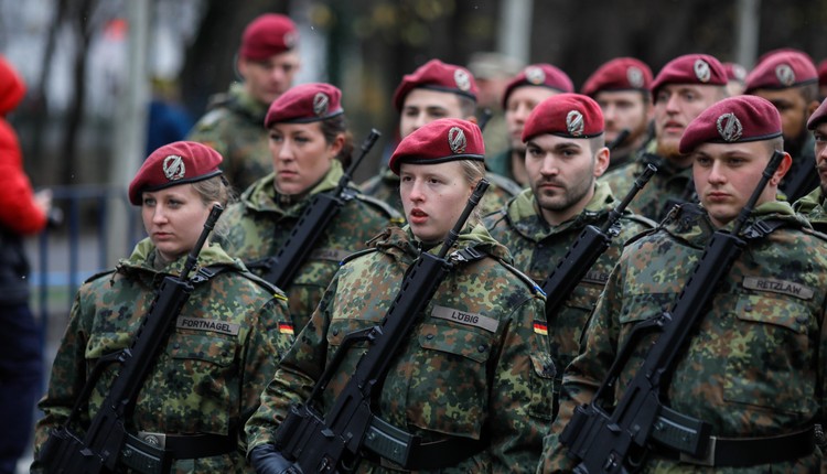 Niemcy stawiają się USA. Żołnierze Bundeswehry wyruszyli na Grenlandię