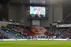 Kibice Legii prowokowali fanów Rangers wizerunkiem Jana Pawała II [FOTO]