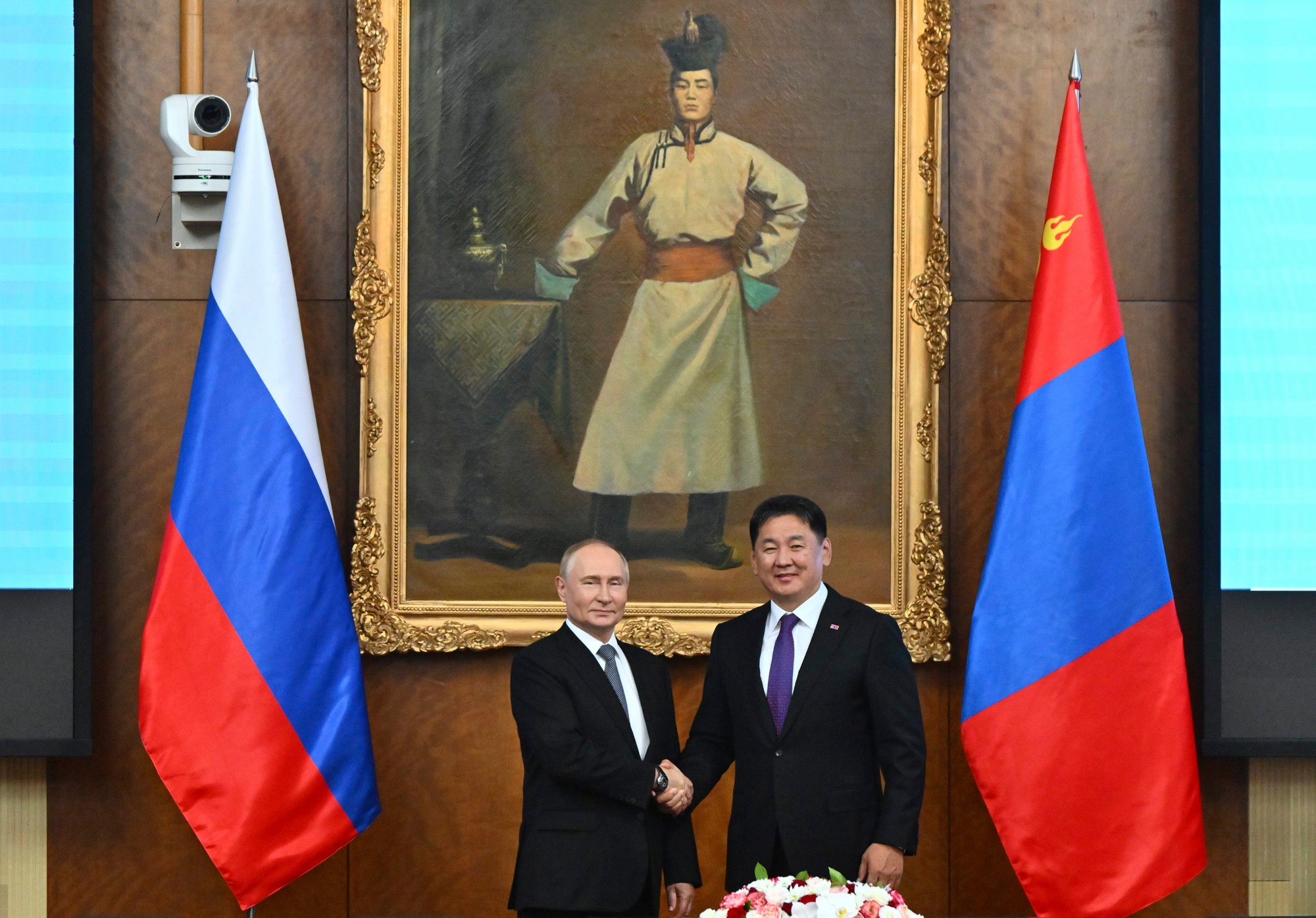 Ruský prezident Vladimir Putin s mongolským prezidentom Uchnágijnom Churelsuchom.