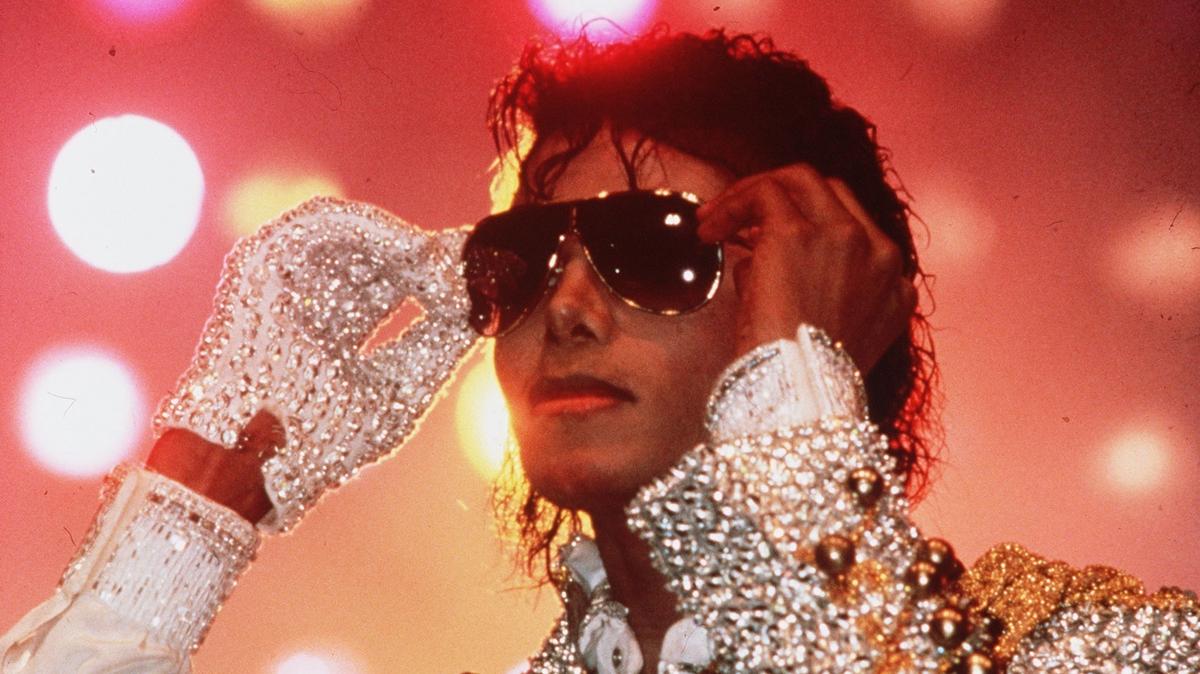 Eladták Michael Jackson kesztyűjét 33 millió forintért - Blikk
