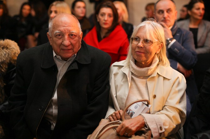 Bekjarev sa suprugom Mikicom