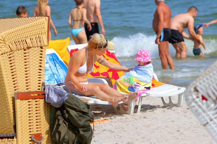 Ewa Pacuła na plaży w Jastarni