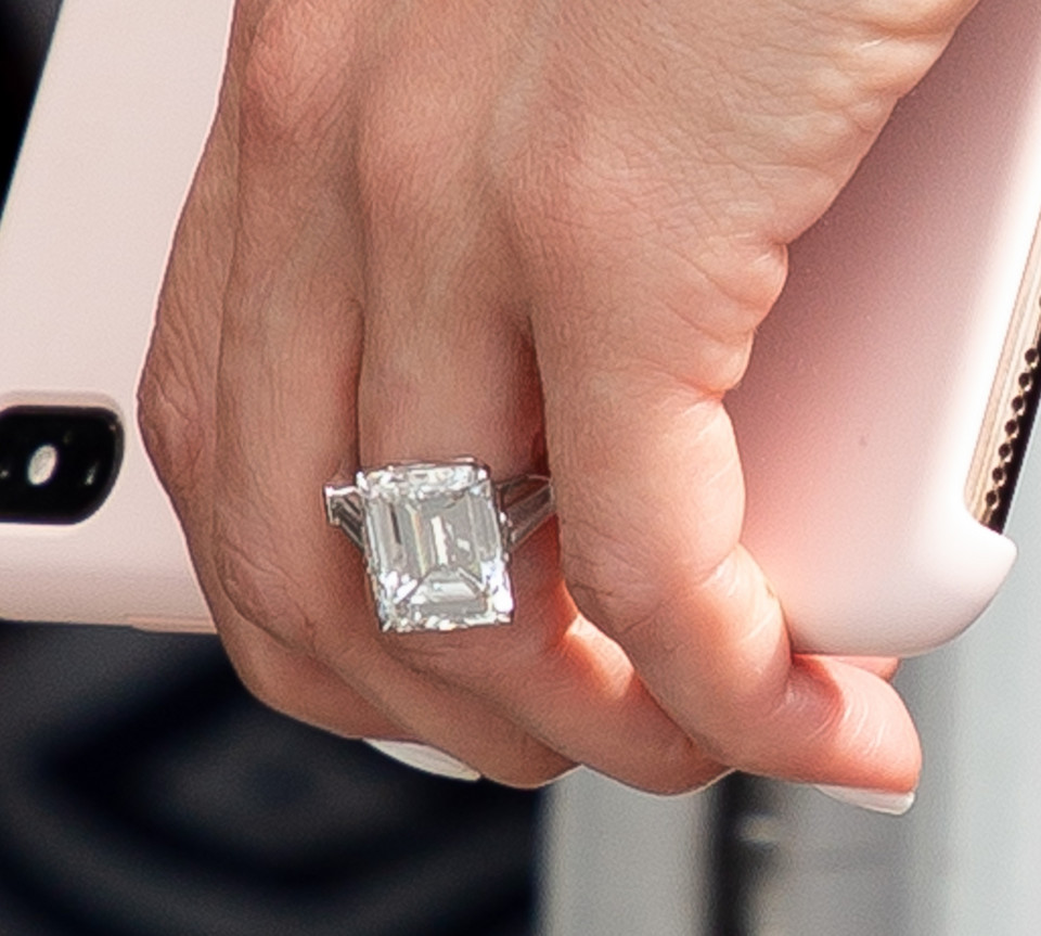 Jennifer Lopez pokazała pierścionek zaręczynowy