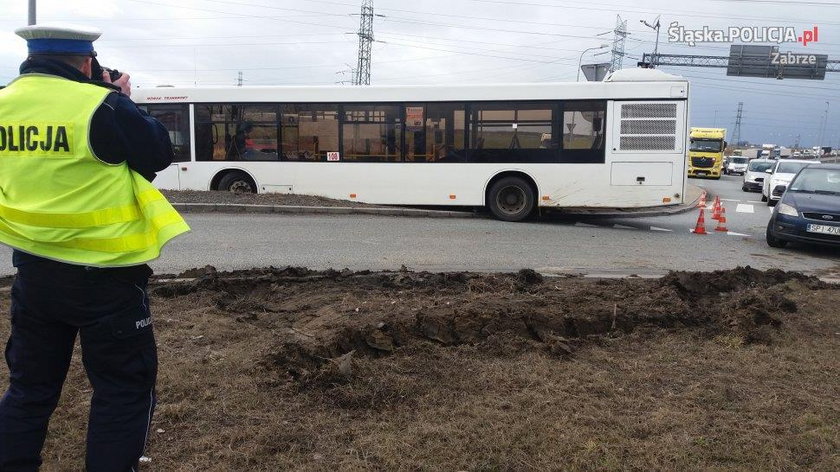 Kierowca autobusu stracił przytomność