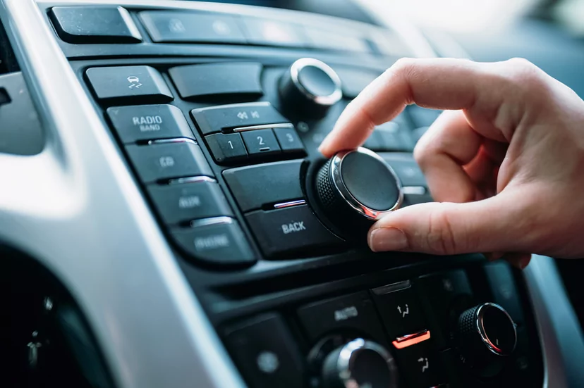 Sprzęt, który odmieni radio samochodowe — ranking transmiterów fm