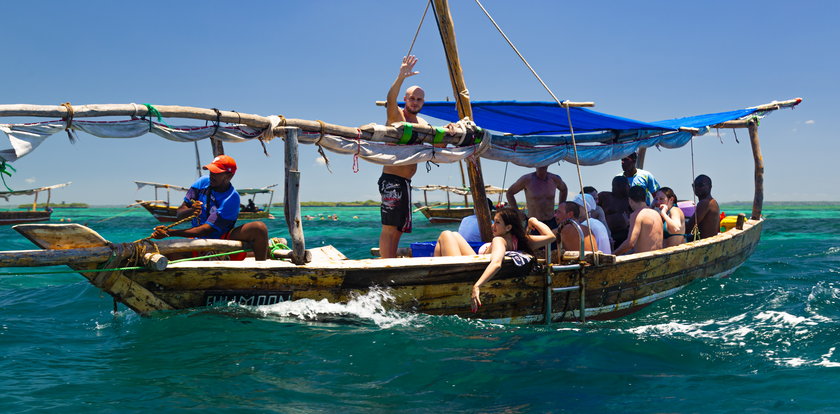 Na Zanzibarze nie ma żadnych restrykcji. Władze twierdzą, że ludzie umierają na zapalenie płuc