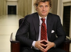 Prezydent mówi kasjerce "spieprzaj dziadu"