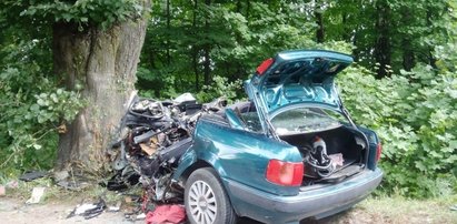 Potworny wypadek audi. Dwie osoby nie żyją