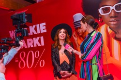 Czy Wendzikowska zastępuje córkom ojca?