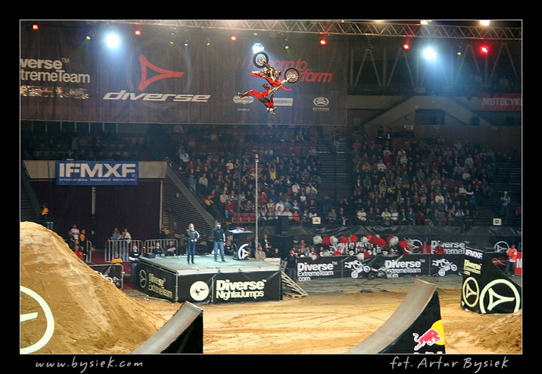 DIVERSE Night of the Jumps - fotografował Artur Bysiek