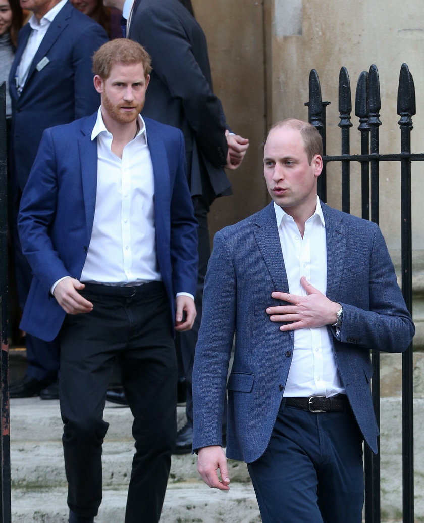 Czy William i Harry podają sobie ręce? Zwaśnionych braci czeka spotkanie