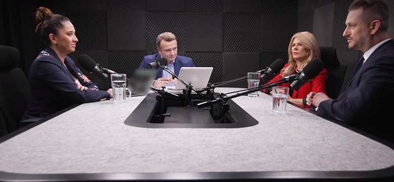 Podsumowanie roku ze "Stanem Wyjątkowym". Część pierwsza: Tusk robi rewolucję, czyli za kulisami nowej władzy [PODCAST]