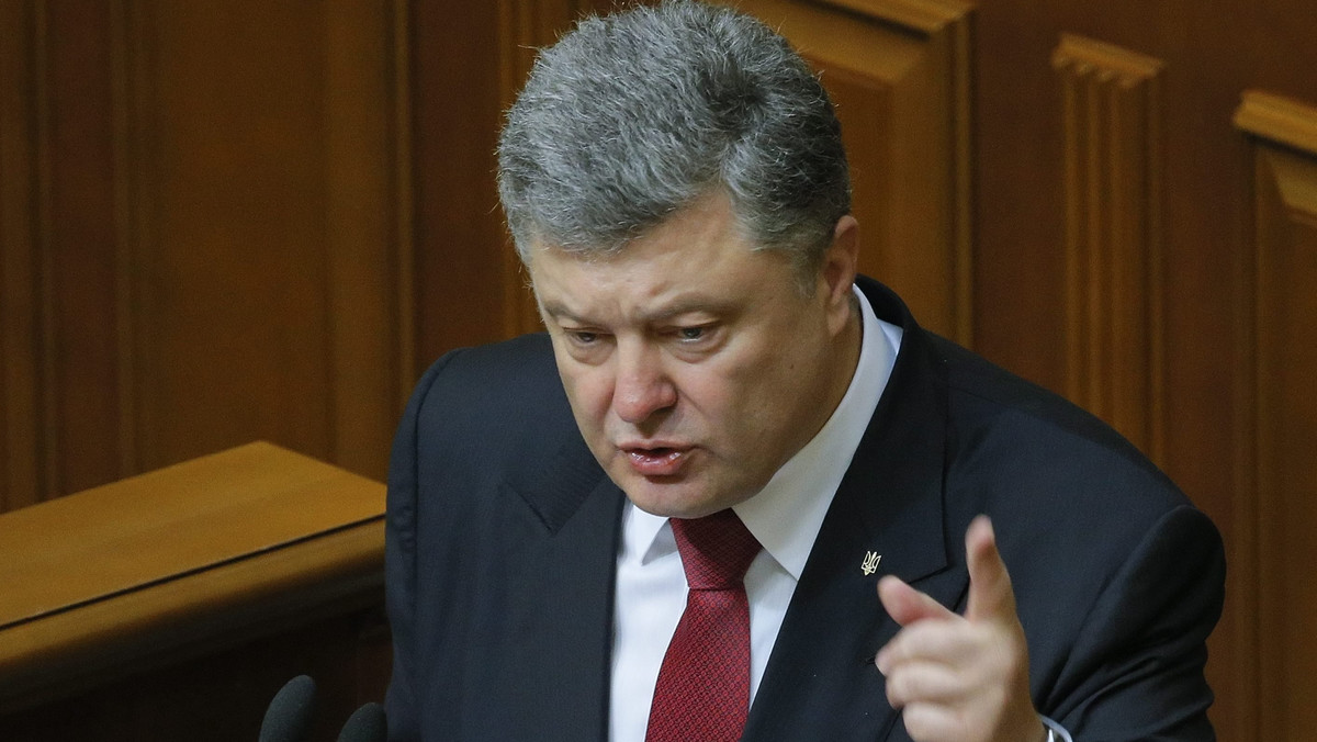 Prezydent Ukrainy Petro Poroszenko ostrzegł, że groźba wtargnięcia rosyjskich wojsk na wschód jego kraju jest obecnie niezwykle duża. Tak ogromnego zgrupowania armii Federacji Rosyjskiej na granicach ukraińskich nie było od sierpnia ubiegłego roku – oświadczył.
