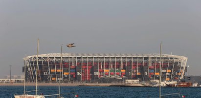 Stadion z 974 kontenerów, milczenie dot. śmierci wielu robotników. To tu zagrają Polacy na mundialu [ZDJĘCIA]