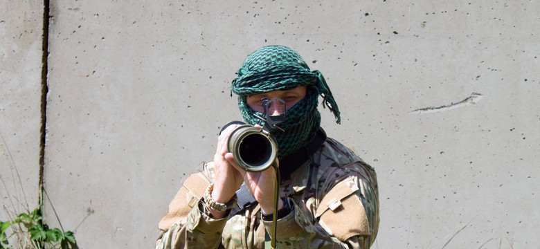 Coraz silniejsze ataki na Państwo Islamskie. Terroryści stracili fabrykę broni
