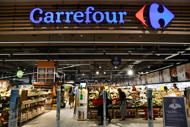 Carrefour potwierdza. Te produkty znikną z półek