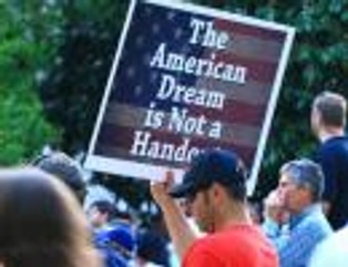 Ameryka cierpi z powodu "stagnacji przeciętnej pensji"