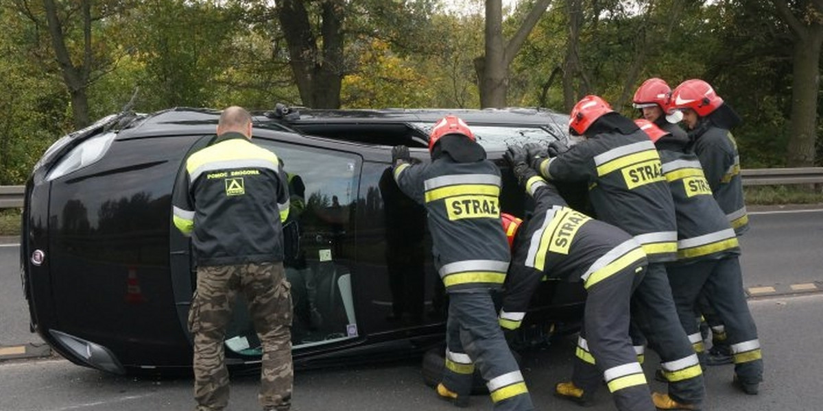 Zabrze. Auto dachowało na DK 88 