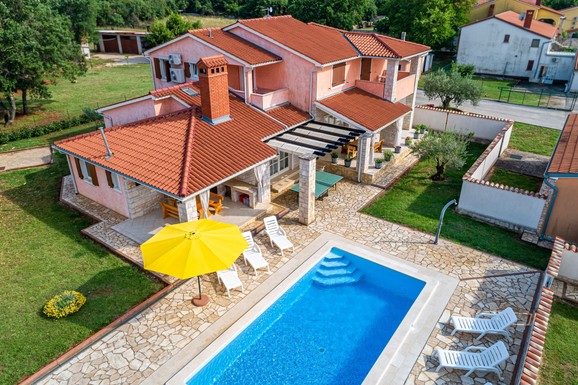 Koliko bazeni dižu cenu kuće? Agenti otkrili novi trend na tržištu nekretnina: Ovo garantuje najbržu  prodaju