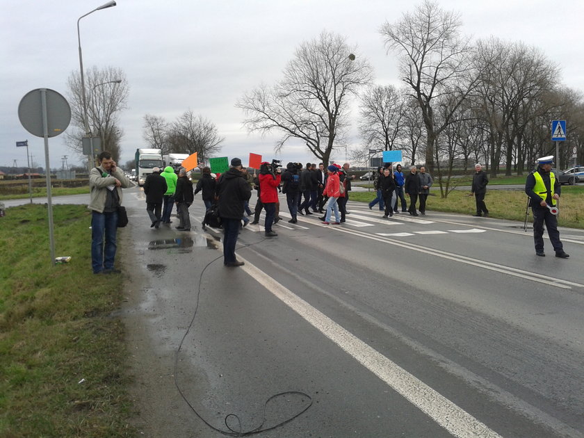 Blokada krajowej ósemki w Kobierzycach na Dolnym Śląsku