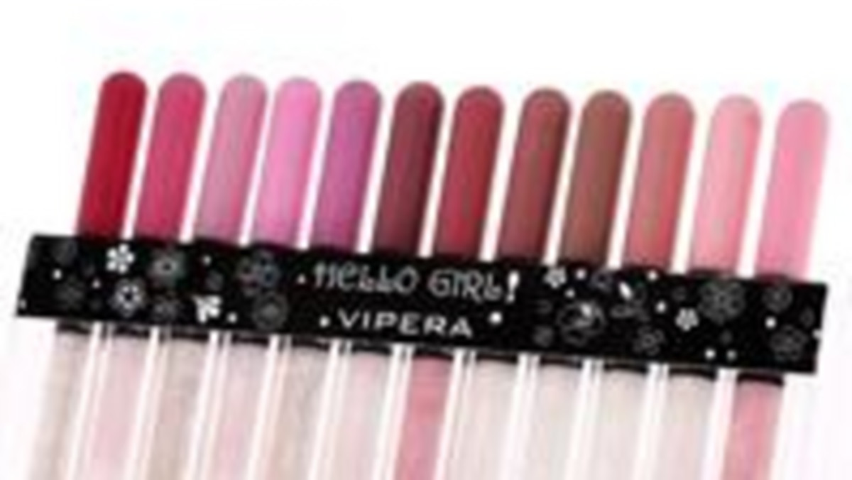 Nowy błyszczyk Vipery Cosmetics to najlepszy przyjaciel każdej modnej kobiety. Pozwala wyczarować fantastyczny efekt seksownych ust, zanim policzysz do trzech. Naczelna zasada brzmi: jeden błyszczyk, dwa kolory, trzy efekty!