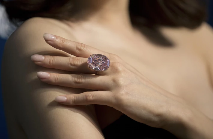 Pink Star diamond sets new world record at Sotheby's auction in Hong Kong