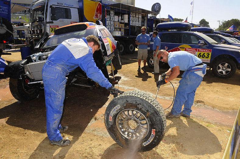 Rajd Dakar 2009: Hołowczyc na mecie maratonu z życiowym sukcesem (14. etap, wyniki)