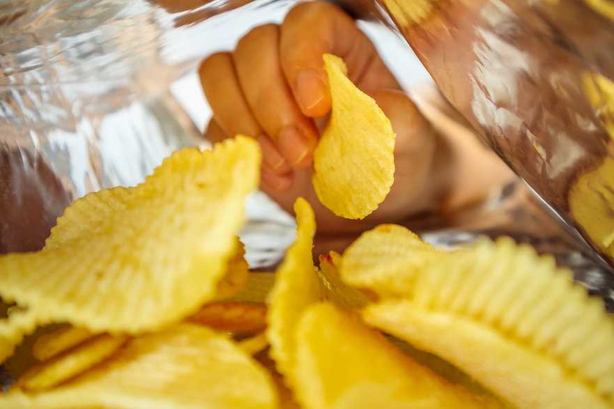 Często w paczkach chipsów jest więcej powietrza niż samej przekąski