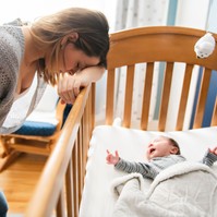 Szülés utáni depresszió: így hat a megugró felelősségérzet az anyákra