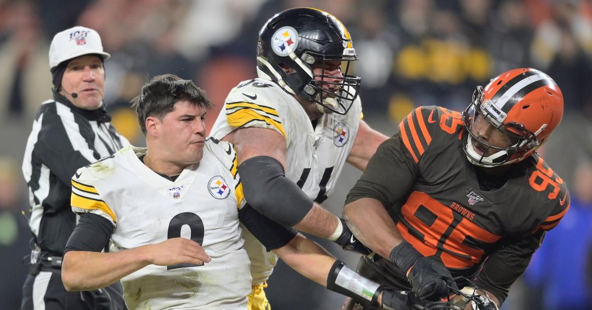 Steelers lineman David DeCastro praised as peacemaker for his role in  'Thursday Night Football' brawl, including from Myles Garrett