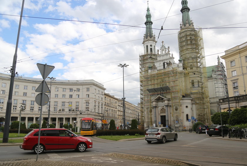 Plac Zbawiciela kawiarnią plenerową?!