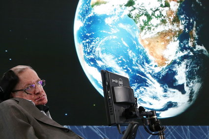 Stephen Hawking był geniuszem naszych czasów. Przed czym nas ostrzegał?