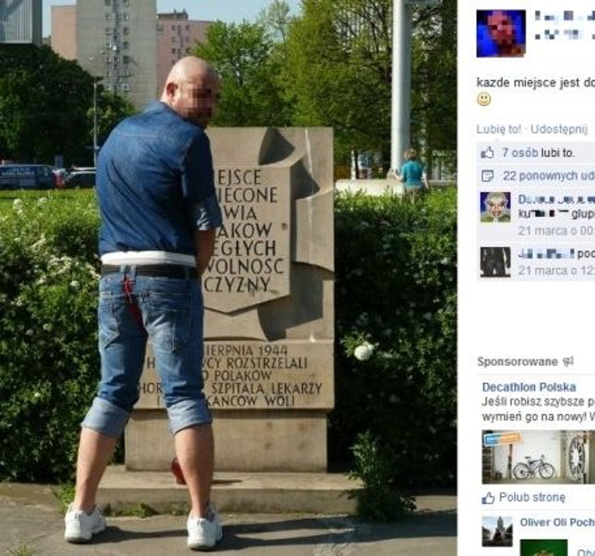 Kontrowersyjne zdjęcie mężczyzny przed pomnikiem