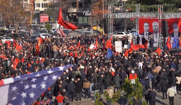 Protest podrške bivšim liderima tzv. OVK optuženim za ratne zločine u Skoplju