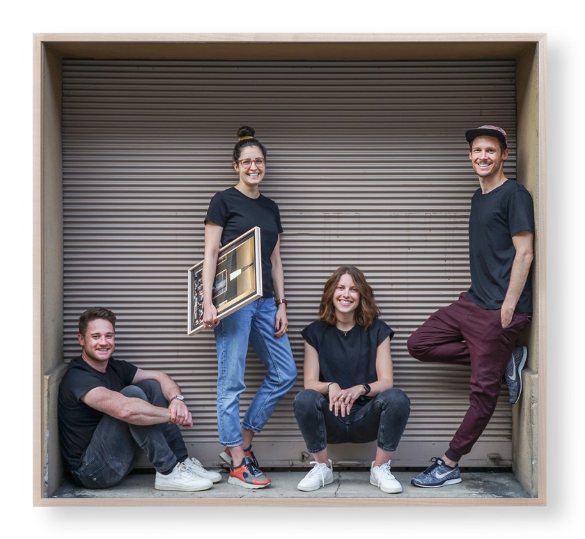Das Team von frida ist vielseitig und setzt sich aus vier guten Freunden zusammen: Data & AI Specialist Lars Mallien (29), Gerichtsschreiberin Patricia Perillard (29), Advanced Practice Nurse Salome Laube (30) sowie Bauingenieur und passionierter Hobbyfotograf Tobias Humbel (34) (v.l.n.r.).