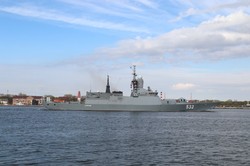 Statek pełen broni tuż pod nosem NATO. Odważna demonstracja Rosjan