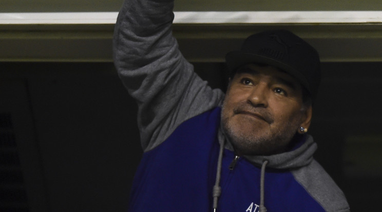 Maradona senkit sem kímél a pályán kívül /Fotó: AFP