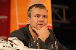 Szef KSW do przeciwników płatnych relacji: Mam was w d..