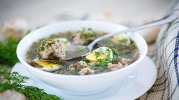 pyszny obiad na czwartek. podajemy przepis, ty gotujesz. cudownie kwaskowa i pożywna szczawiowa z pulpetami